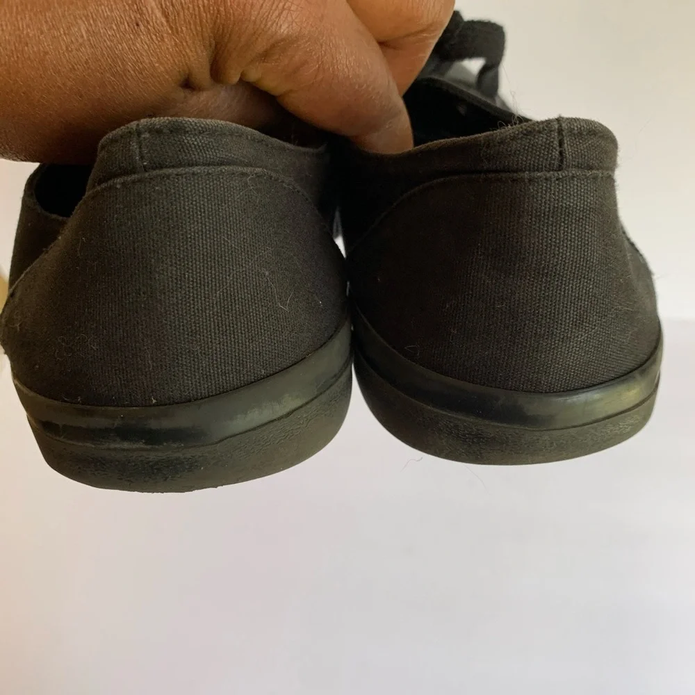 Mossimo black sneakers size 9